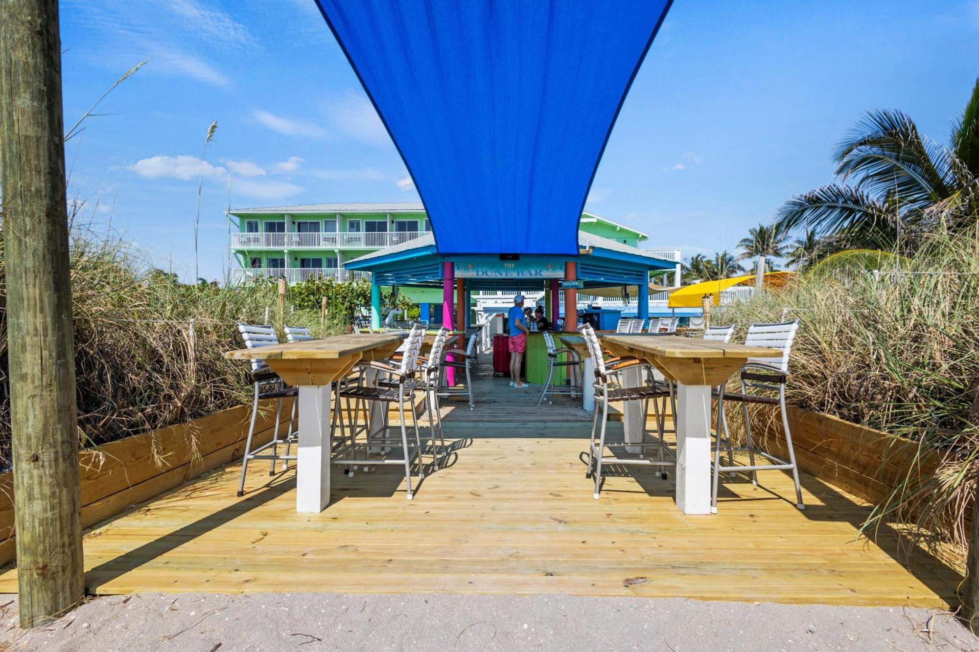 Ocean View Hotel Room With Balcony- King Bed #21 Форт Пирс Экстерьер фото