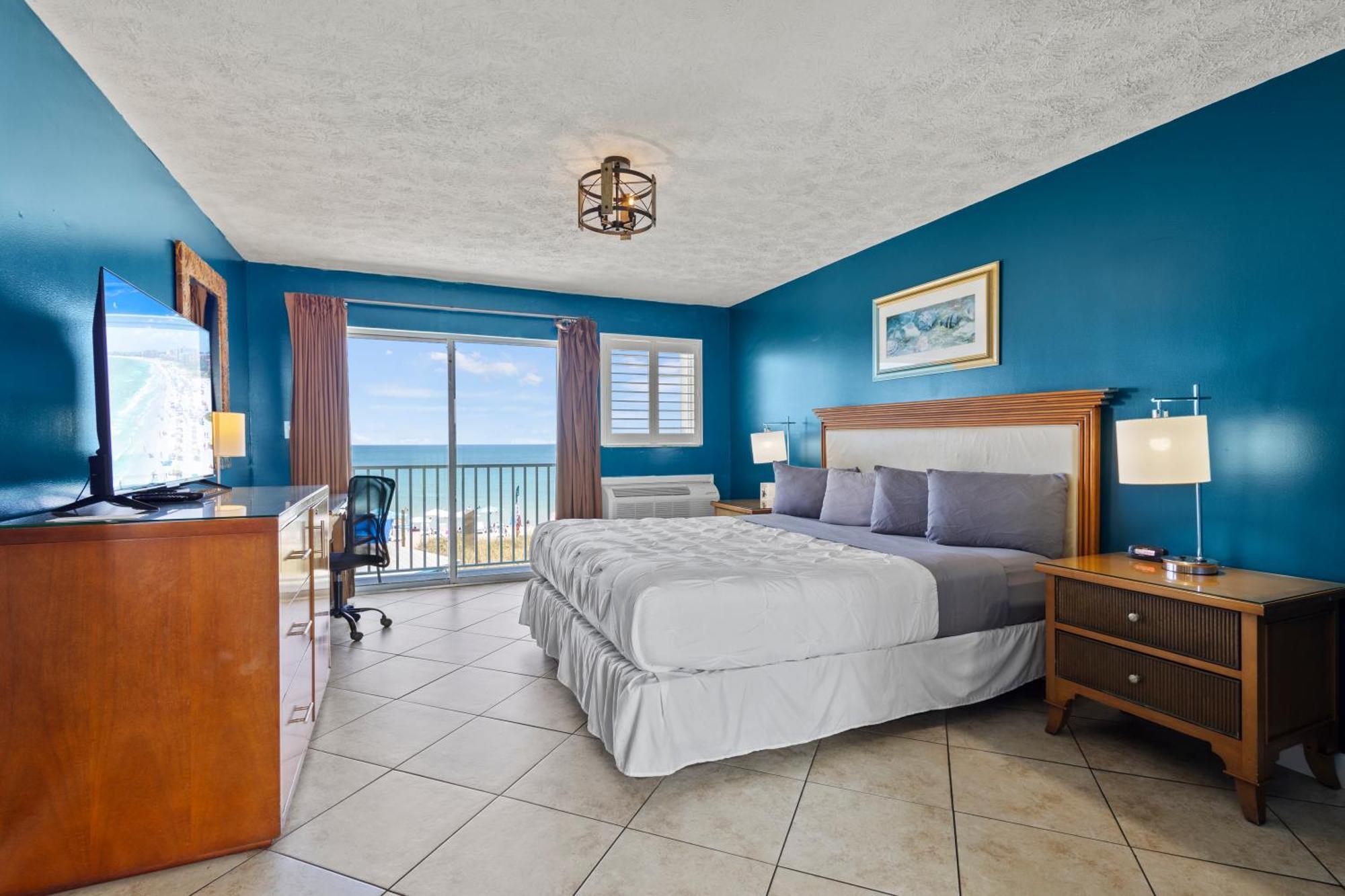 Ocean View Hotel Room With Balcony- King Bed #21 Форт Пирс Экстерьер фото